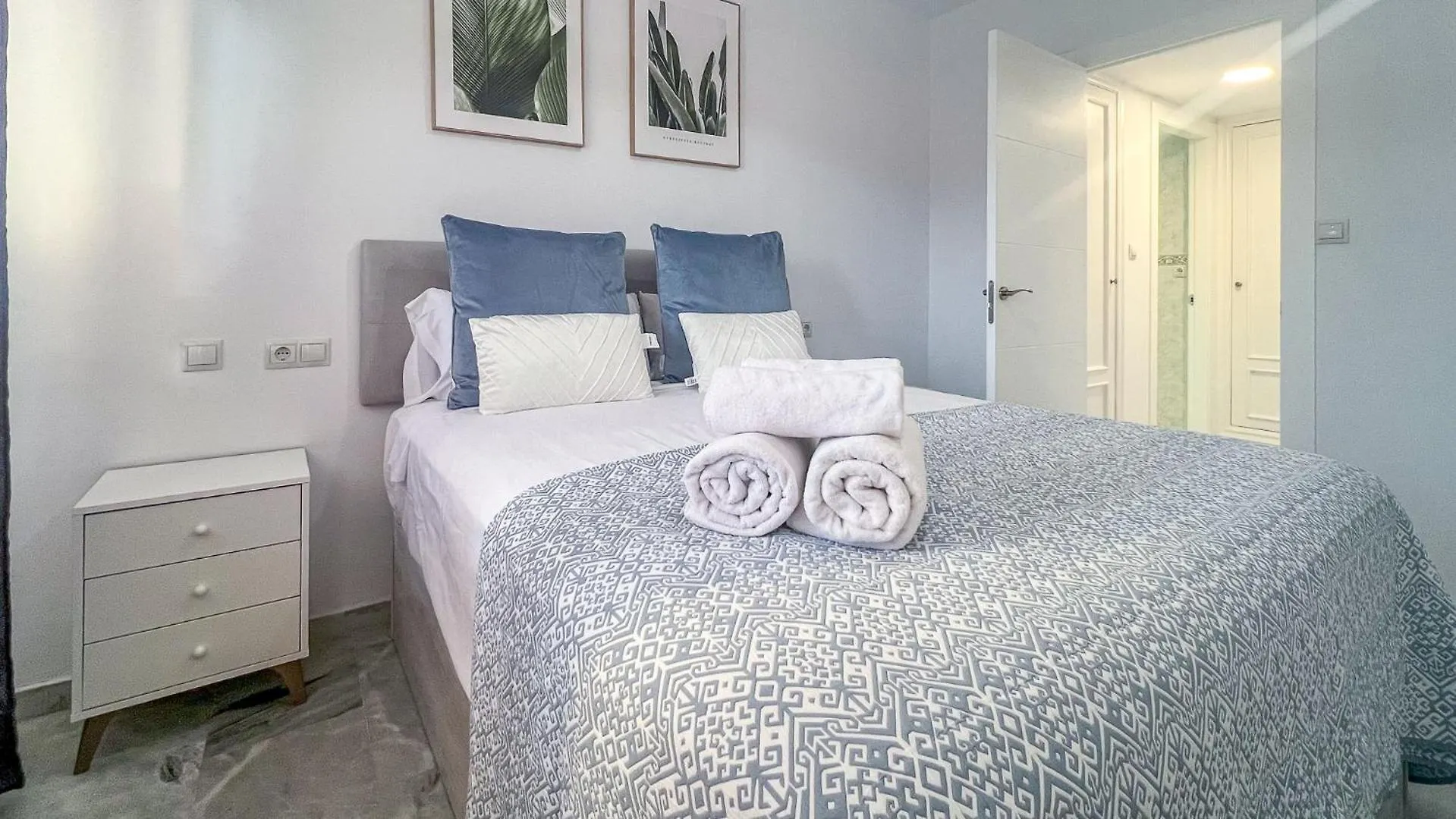 Apartment Oleholidays Costabella 2 Junto Al Mar Marbella Spain